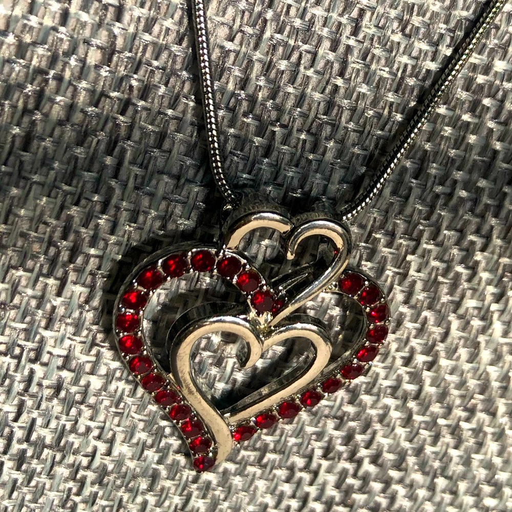 Silvertone heart necklace w/ red stones or glass